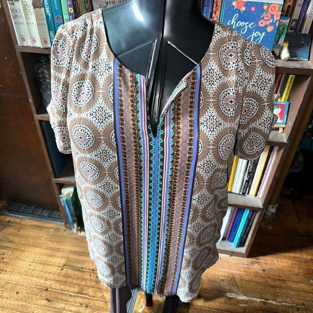 Daniel Rainn brown floral split neck peasant blouse